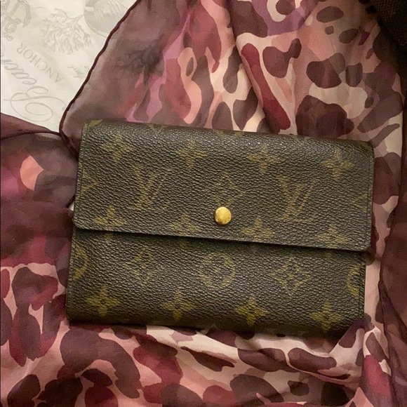 Monogram wallet Louis Vuitton - Picture 1 of 8